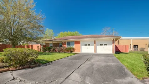 10614 Faircroft Drive Houston TX 77048