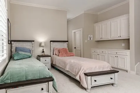 19 Hunnewell Way The Woodlands TX 77382