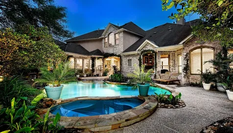 19 Hunnewell Way The Woodlands TX 77382