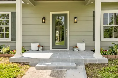 407 Harris Road Highlands TX 77562