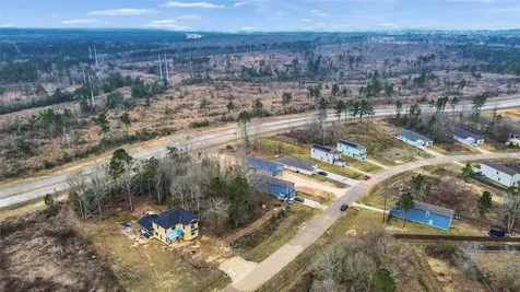 715 Road 5203 Cleveland TX 77327