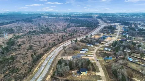715 Road 5203 Cleveland TX 77327
