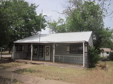 401 Avenue F SE Childress TX 79201