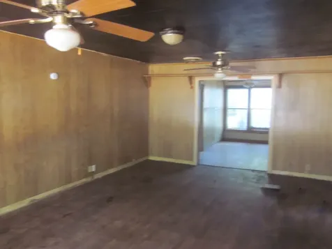 401 Avenue F SE Childress TX 79201