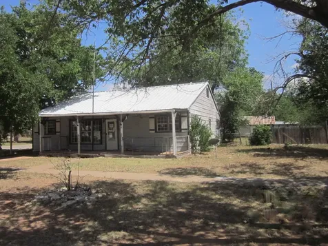 401 Avenue F SE Childress TX 79201