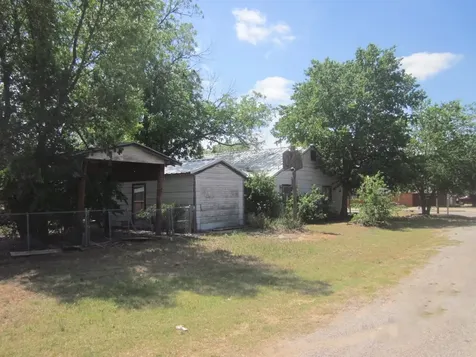401 Avenue F SE Childress TX 79201
