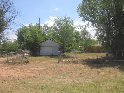 401 Avenue F SE Childress TX 79201