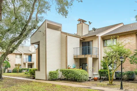 7128 N Holiday Drive Galveston TX 77550