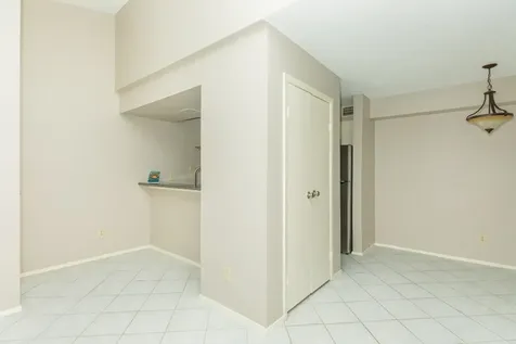 7128 N Holiday Drive Galveston TX 77550