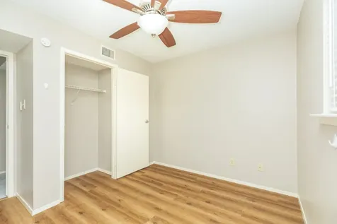 7128 N Holiday Drive Galveston TX 77550