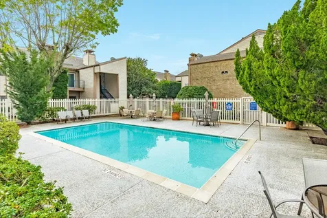7128 N Holiday Drive Galveston TX 77550