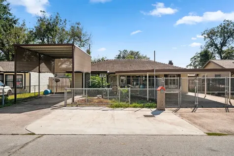 56 Wellford Street Houston TX 77022