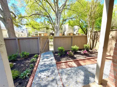 11703 Lakeside Place Drive 229 Houston TX 77077