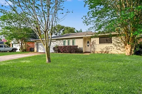 16923 Blackhawk Boulevard Friendswood TX 77546
