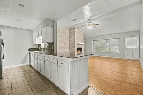 16923 Blackhawk Boulevard Friendswood TX 77546
