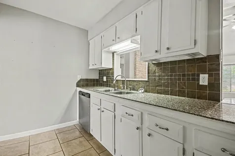 16923 Blackhawk Boulevard Friendswood TX 77546