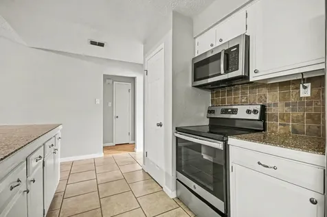 16923 Blackhawk Boulevard Friendswood TX 77546