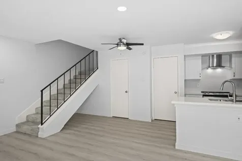 2800 Jeanetta Street 2402 Houston TX 77063