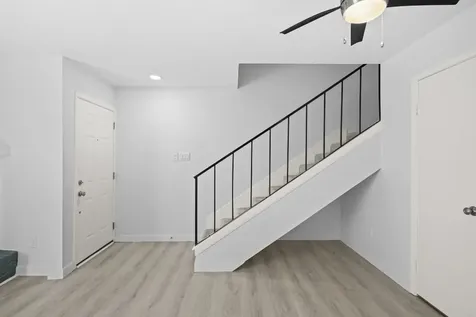 2800 Jeanetta Street 2402 Houston TX 77063