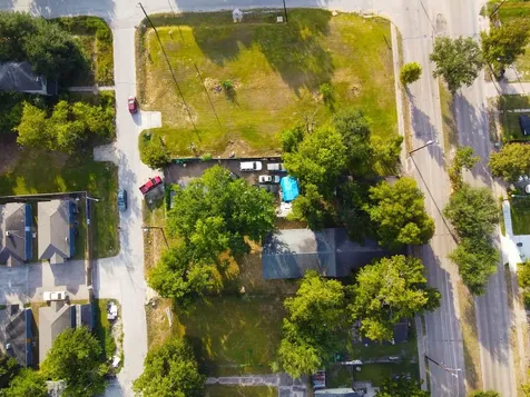 3216 Collingsworth Street Houston TX 77026