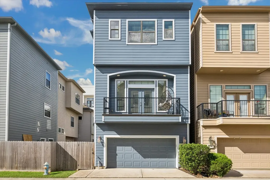 3203 Garden Oaks View Houston TX 77018