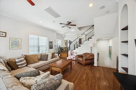 3203 Garden Oaks View Houston TX 77018