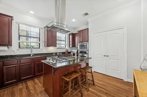 3203 Garden Oaks View Houston TX 77018