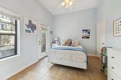 3203 Garden Oaks View Houston TX 77018