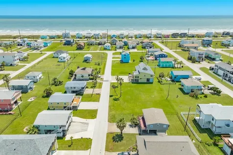 4134 Fort Bend Drive Galveston TX 77554