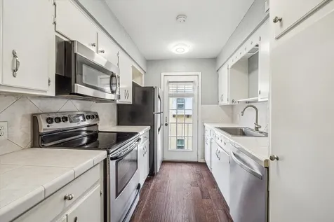 2744 Briarhurst Drive 16 Houston TX 77057