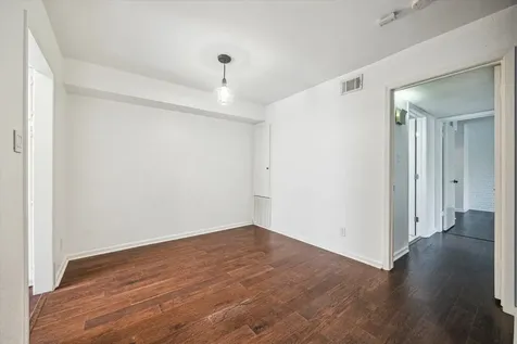 2744 Briarhurst Drive 16 Houston TX 77057