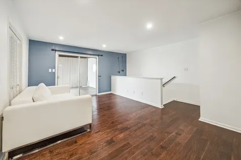 2744 Briarhurst Drive 16 Houston TX 77057