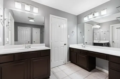 7526 N Linpar Court Houston TX 77040