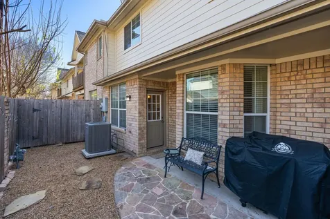 7526 N Linpar Court Houston TX 77040