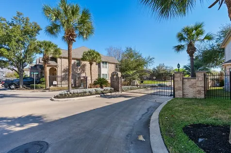 7526 N Linpar Court Houston TX 77040