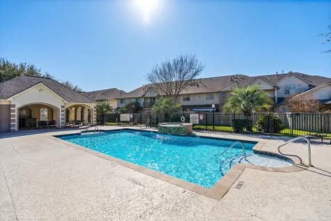7526 N Linpar Court Houston TX 77040