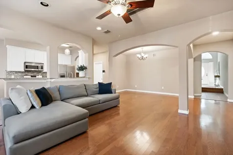 7526 N Linpar Court Houston TX 77040