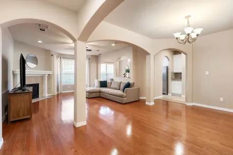 7526 N Linpar Court Houston TX 77040
