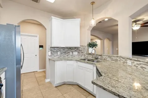 7526 N Linpar Court Houston TX 77040