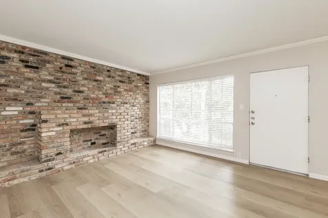 2101 Fountain View Drive 46c Houston TX 77057