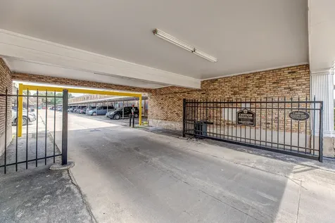 2101 Fountain View Drive 46c Houston TX 77057
