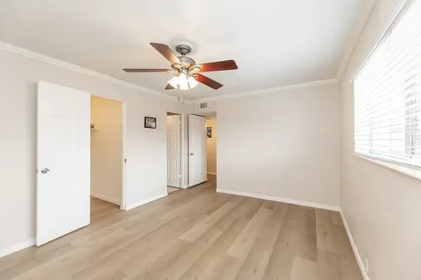 2101 Fountain View Drive 46c Houston TX 77057