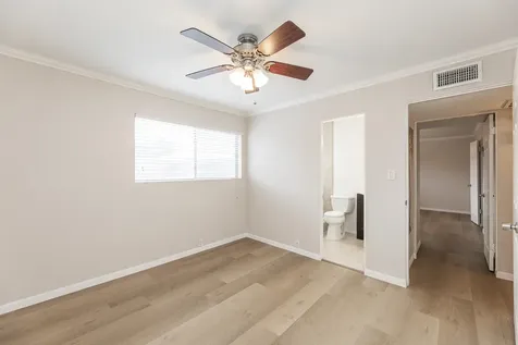 2101 Fountain View Drive 46c Houston TX 77057