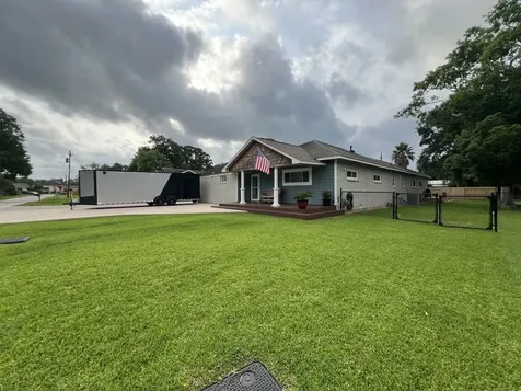 103 W Barrow Street Dayton TX 77535