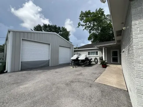 103 W Barrow Street Dayton TX 77535