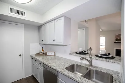 3300 Pebblebrook Drive 36 Seabrook TX 77586