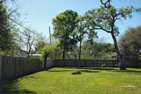 519 N Shady Lane La Porte TX 77571