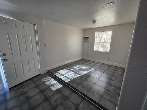 302 71 Street 3 Houston TX 77011