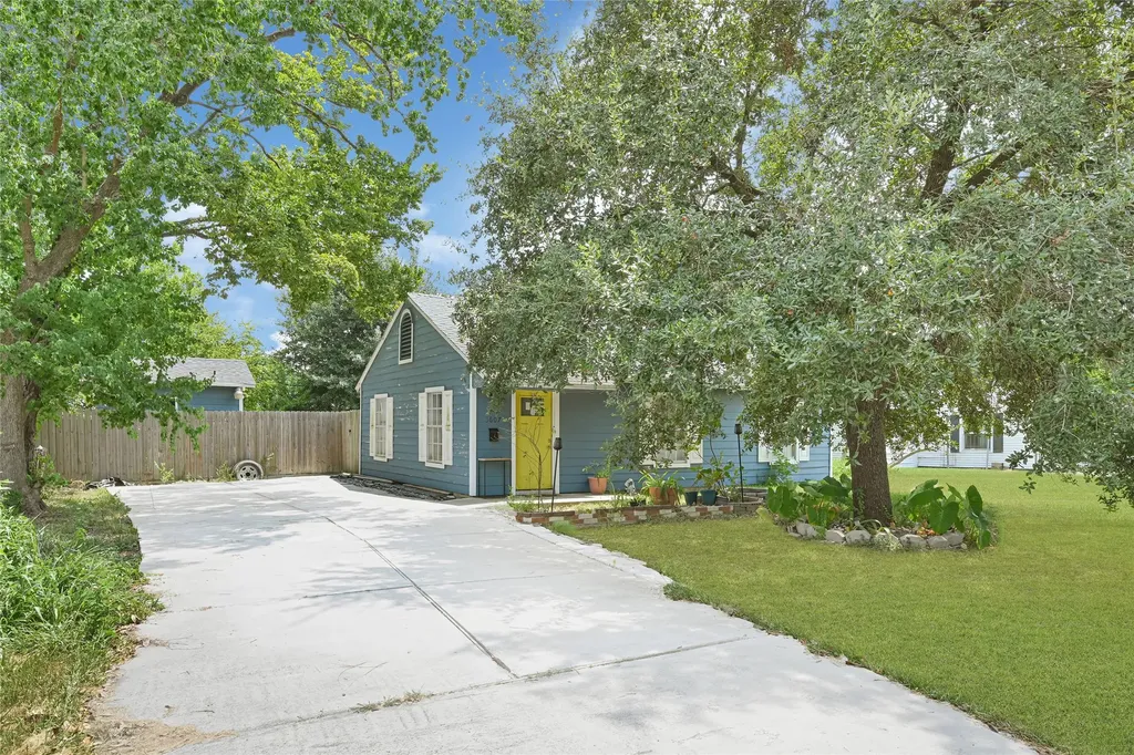 3607 De Leon Street Houston TX 77087