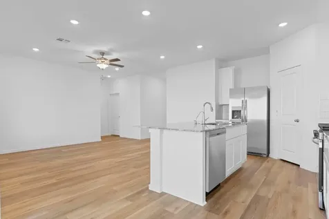 9011 Serene Haven Iowa Colony TX 77583